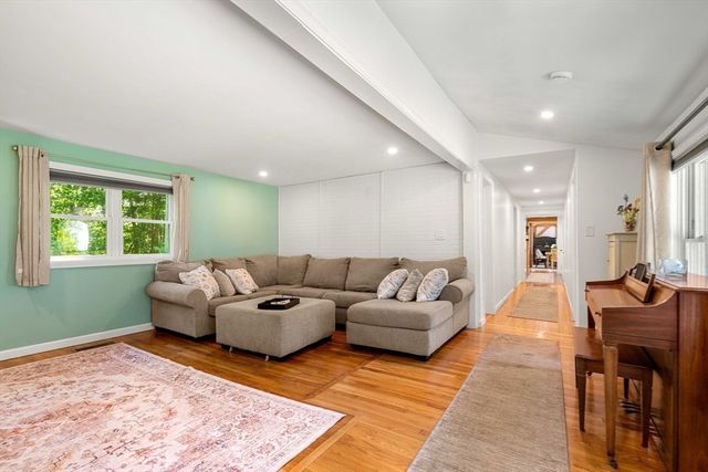 10 Old Rowley Rd, Newbury, MA 01951