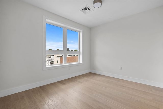 301 Border Street 601, Boston, MA 02128