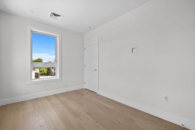 301 Border Street 601, Boston, MA 02128