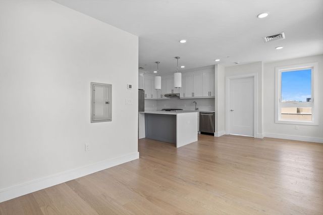 301 Border Street 601, Boston, MA 02128