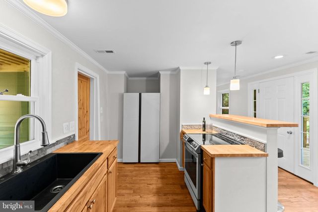 2303 W HOOVER RD, Haywood, VA 22722