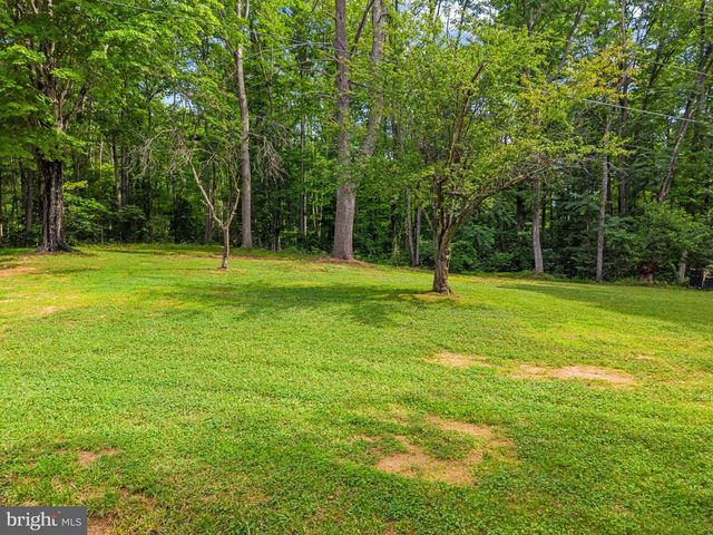 2303 W HOOVER RD, Haywood, VA 22722