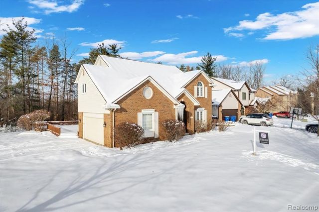 1468 Stauch Drive, West Bloomfield, MI 48324