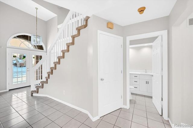 1468 Stauch Drive, West Bloomfield, MI 48324