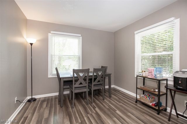 2324 Suncrest Drive, Cuyahoga Falls, OH 44221