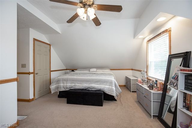 2324 Suncrest Drive, Cuyahoga Falls, OH 44221