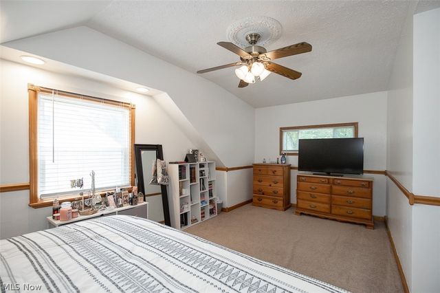 2324 Suncrest Drive, Cuyahoga Falls, OH 44221