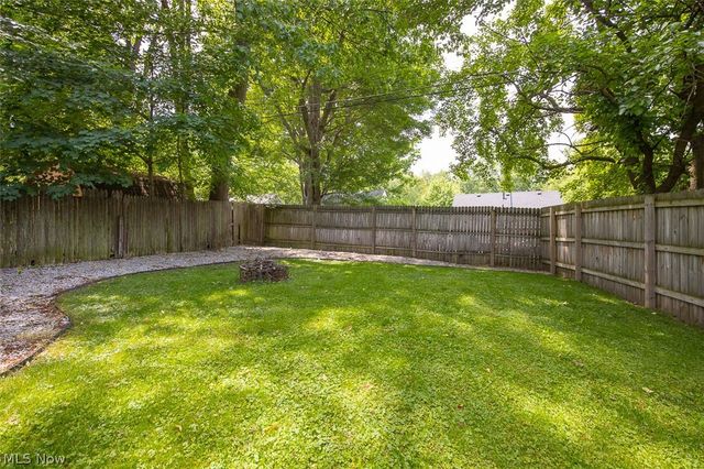 2324 Suncrest Drive, Cuyahoga Falls, OH 44221