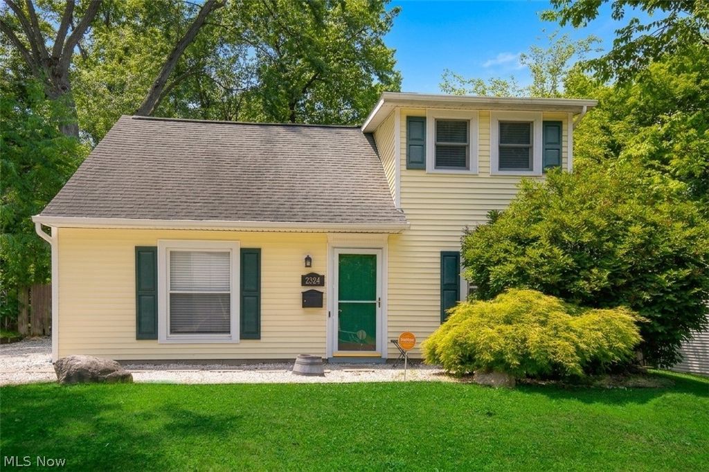 2324 Suncrest Drive, Cuyahoga Falls, OH 44221