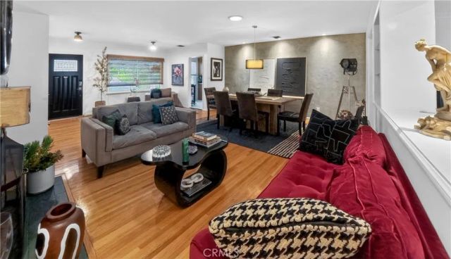 924 Irving Drive, Burbank, CA 91504