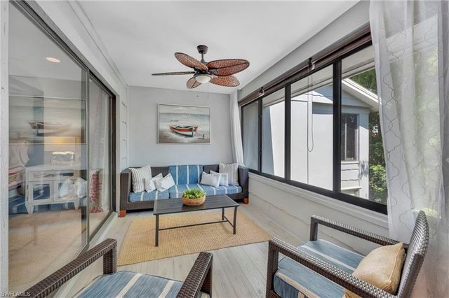 508 Courtside DR E203, Naples, FL 34105