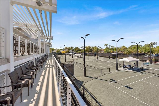 508 Courtside DR E203, Naples, FL 34105