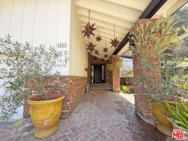 1823 Old Ranch Road, Los Angeles, CA 90049