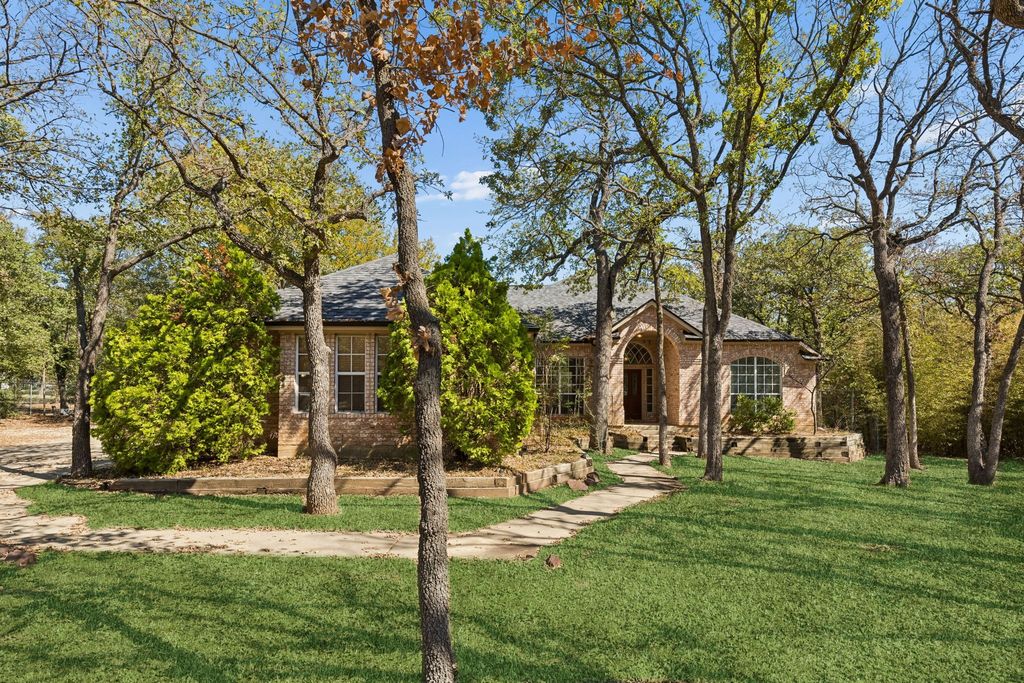 1161 Gibbons Road S, Bartonville, TX 76226