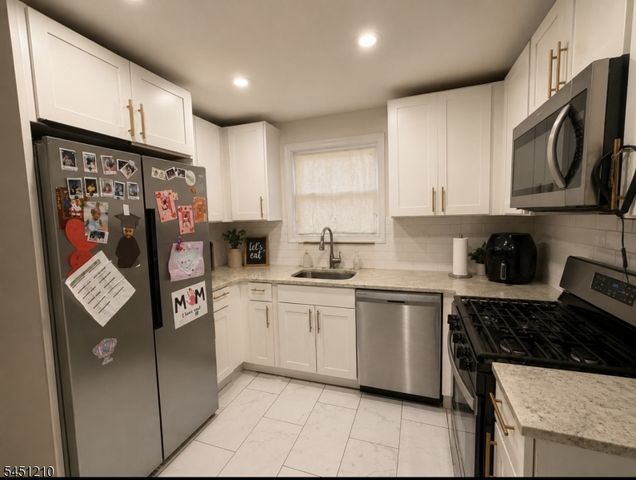 81 Delmar Pl, Irvington Twp., NJ 07111