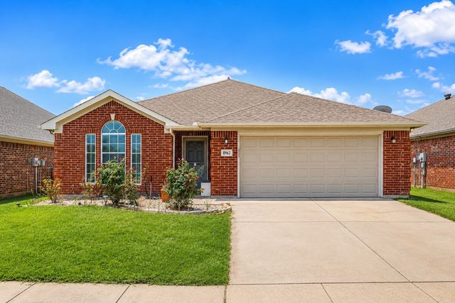 8962 Winding River Drive, Fort Worth, TX 76118