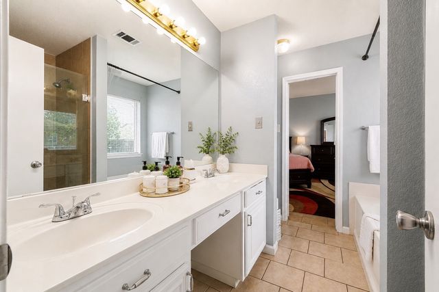 8962 Winding River Drive, Fort Worth, TX 76118