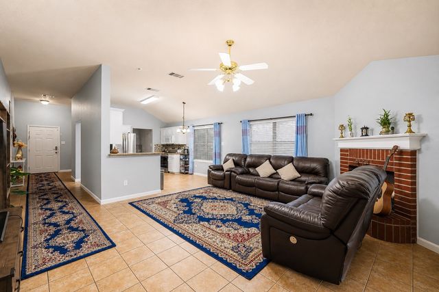 8962 Winding River Drive, Fort Worth, TX 76118