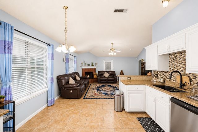 8962 Winding River Drive, Fort Worth, TX 76118