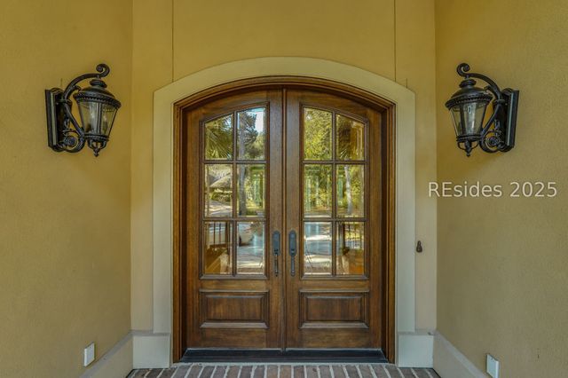 368 Long Cove Dr, Hilton Head Island, SC 29928