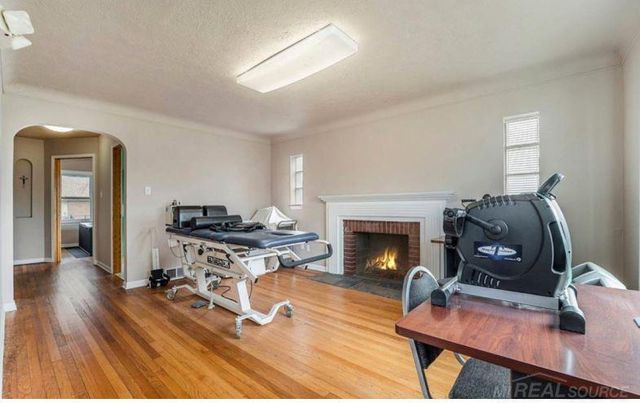 31500 Schoenherr Road, Warren, MI 48088