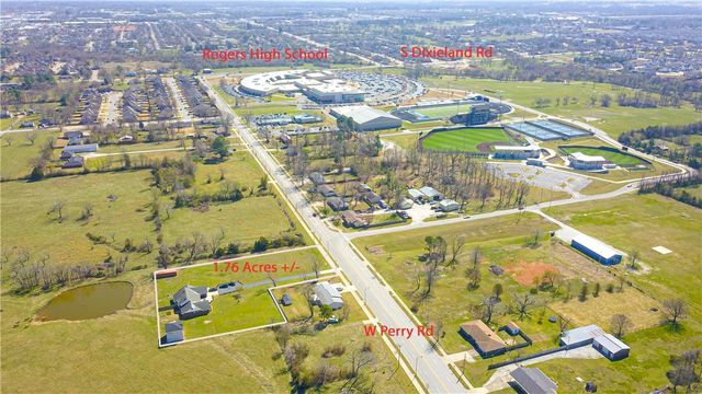 2449 W Perry Road, Rogers, AR 72758