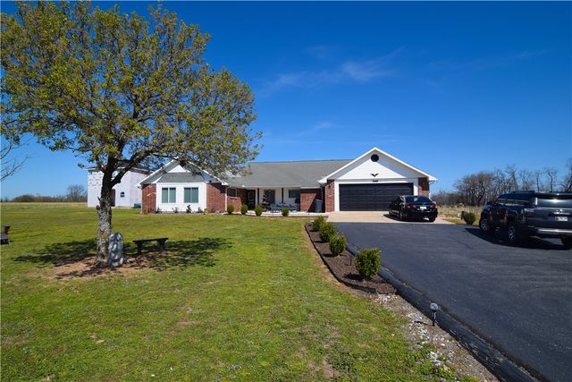 2449 W Perry Road, Rogers, AR 72758