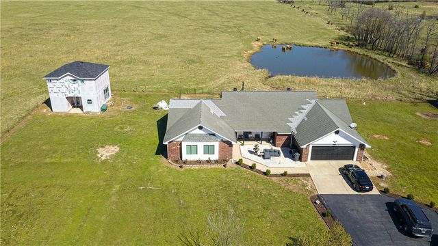 2449 W Perry Road, Rogers, AR 72758