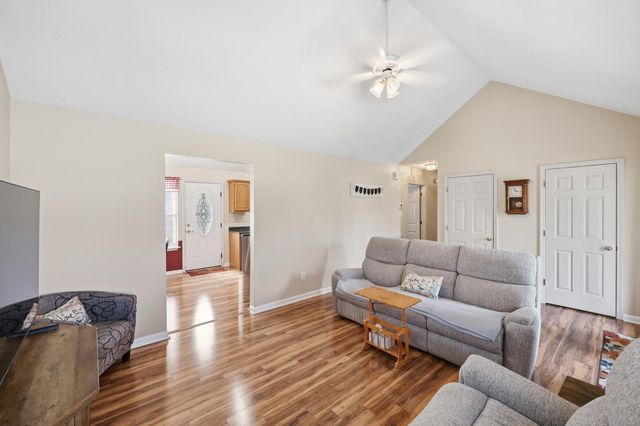 420 Village Parkway, Nicholasville, KY 40356