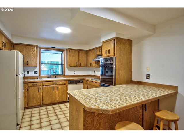 7700 Sw TOURNAMENT Ct, Wilsonville, OR 97070