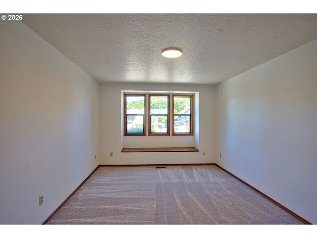 7700 Sw TOURNAMENT Ct, Wilsonville, OR 97070