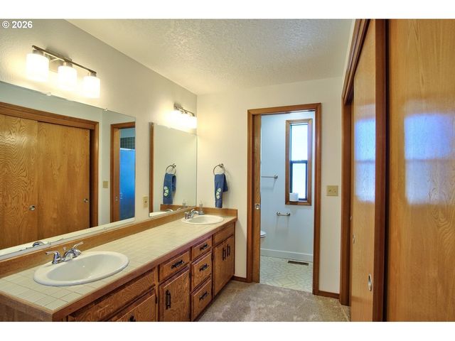 7700 Sw TOURNAMENT Ct, Wilsonville, OR 97070