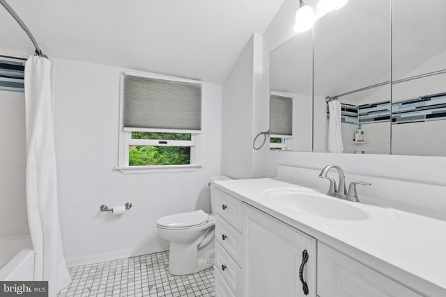8703 PATTON RD, Glenside, PA 19038