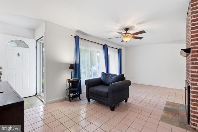 8703 PATTON RD, Glenside, PA 19038