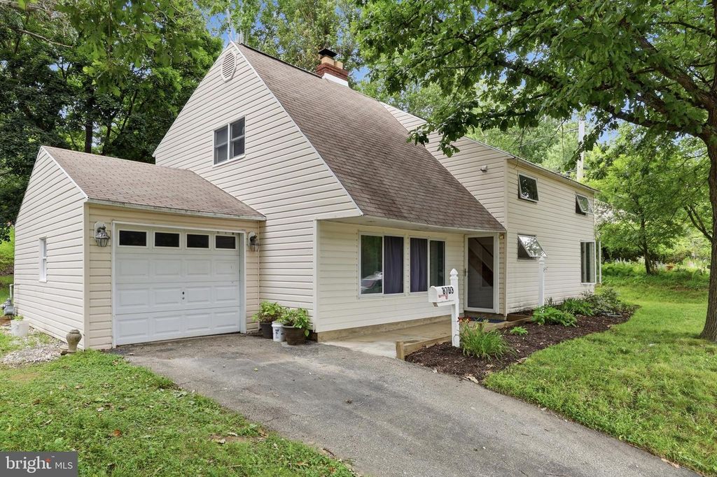 8703 PATTON RD, Glenside, PA 19038