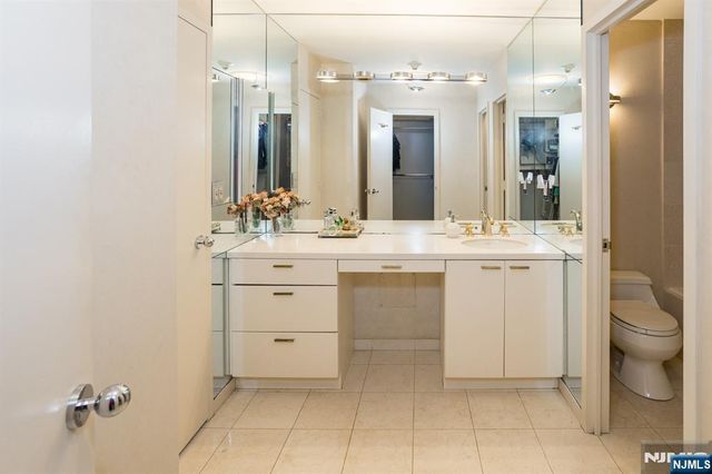 2 Claridge Drive 7NE, Verona, NJ 07044