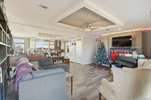 639 COUNTY ROAD 4614, Castroville, TX 78009