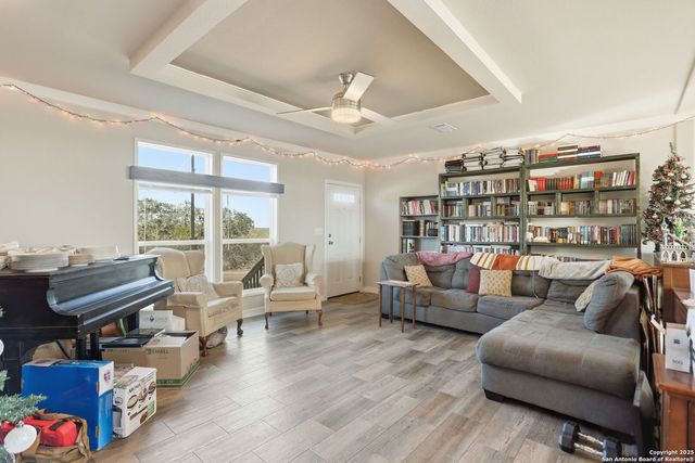 639 COUNTY ROAD 4614, Castroville, TX 78009