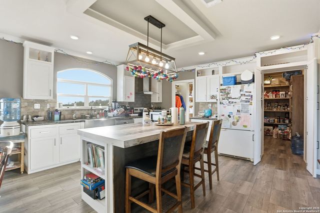 639 COUNTY ROAD 4614, Castroville, TX 78009