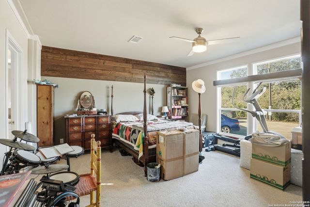 639 COUNTY ROAD 4614, Castroville, TX 78009