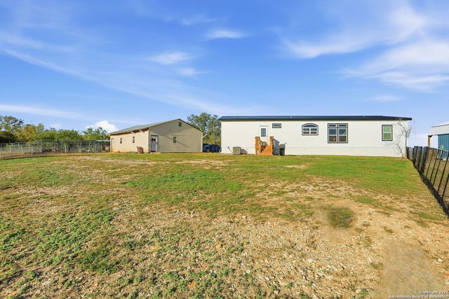 639 COUNTY ROAD 4614, Castroville, TX 78009