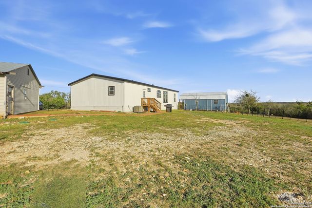 639 COUNTY ROAD 4614, Castroville, TX 78009