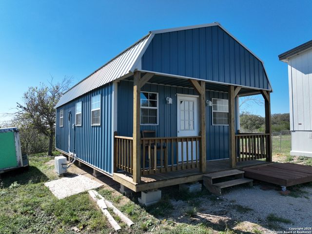 639 COUNTY ROAD 4614, Castroville, TX 78009