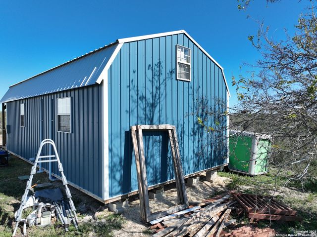 639 COUNTY ROAD 4614, Castroville, TX 78009