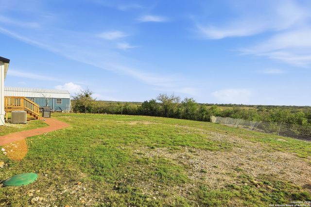 639 COUNTY ROAD 4614, Castroville, TX 78009