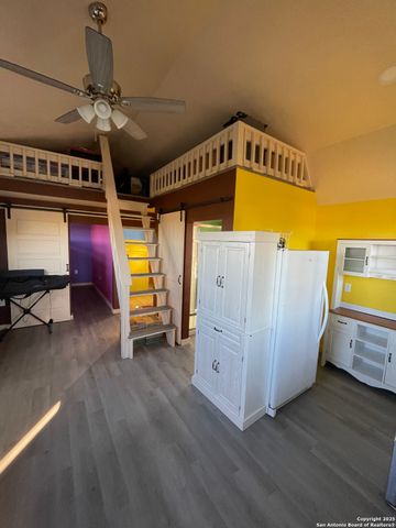 639 COUNTY ROAD 4614, Castroville, TX 78009