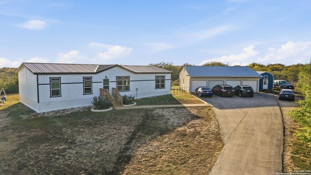 639 COUNTY ROAD 4614, Castroville, TX 78009