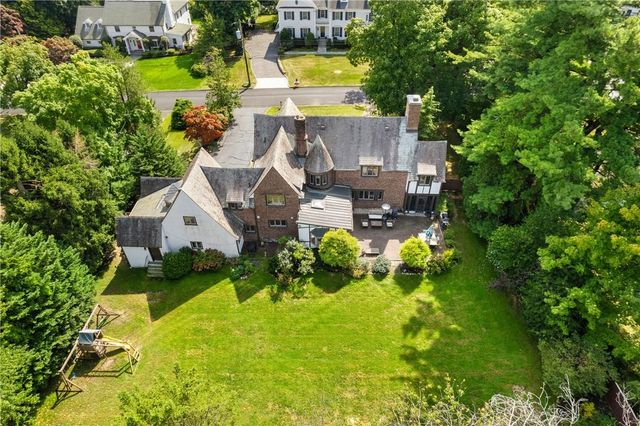 4 Bradford Road, Scarsdale, NY 10583