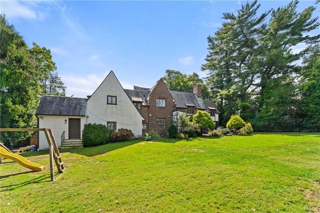 4 Bradford Road, Scarsdale, NY 10583