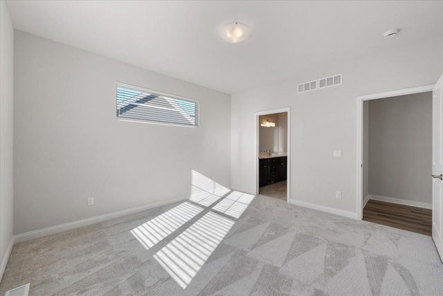 394 Sandy CIRCLE, Pewaukee, WI 53072